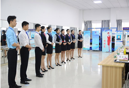 分享空乘人员的化妆技巧