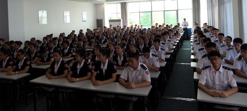 成都航空学校招生还限制学历吗?