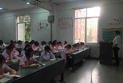 女生选择成都卫生学校的就业优势怎么样