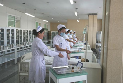 重庆卫校怎么样培养高级护理专业学生