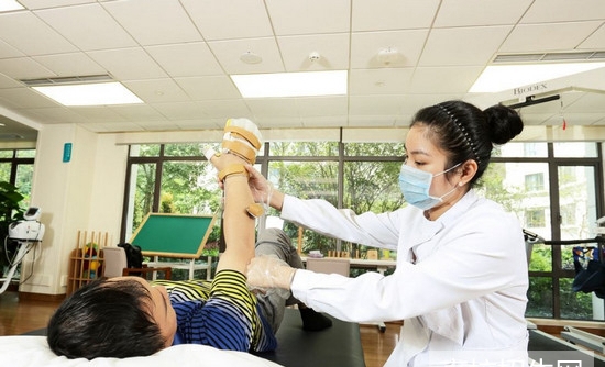 四川省阿坝卫生学校