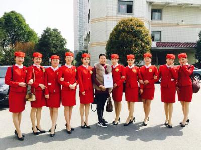 初中毕业可不可以去学高铁乘务专业学校,成都铁路机械学校