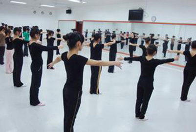 成都幼儿师范学校的舞蹈专业定向班介绍