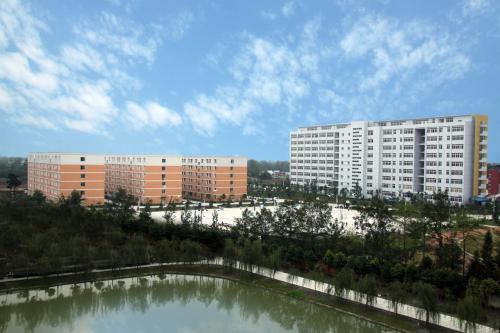 成都中职学费一般是多少钱一年，成都读中职学费多少钱_招生信息