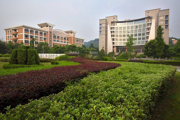 成都初中毕业能上大专吗，初中生上大专学校读几年_招生信息