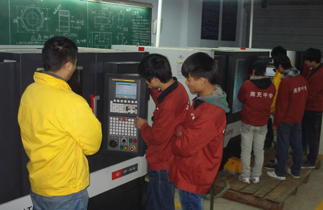 南充中等专业招生学校2020-数控技术招生(中专+大专)_招生信息