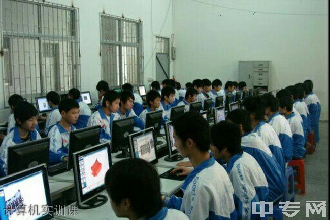 自贡市影视艺术学校计算机实训课