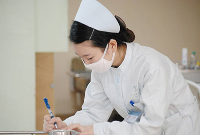 重庆卫生学校分享：注册护士执业证是需要准备哪些材料