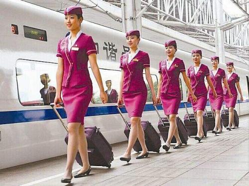 成都航空学院分享中国第18批援赞比亚医疗队从郑州起程