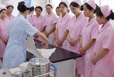 2024年成都卫校学费是多少