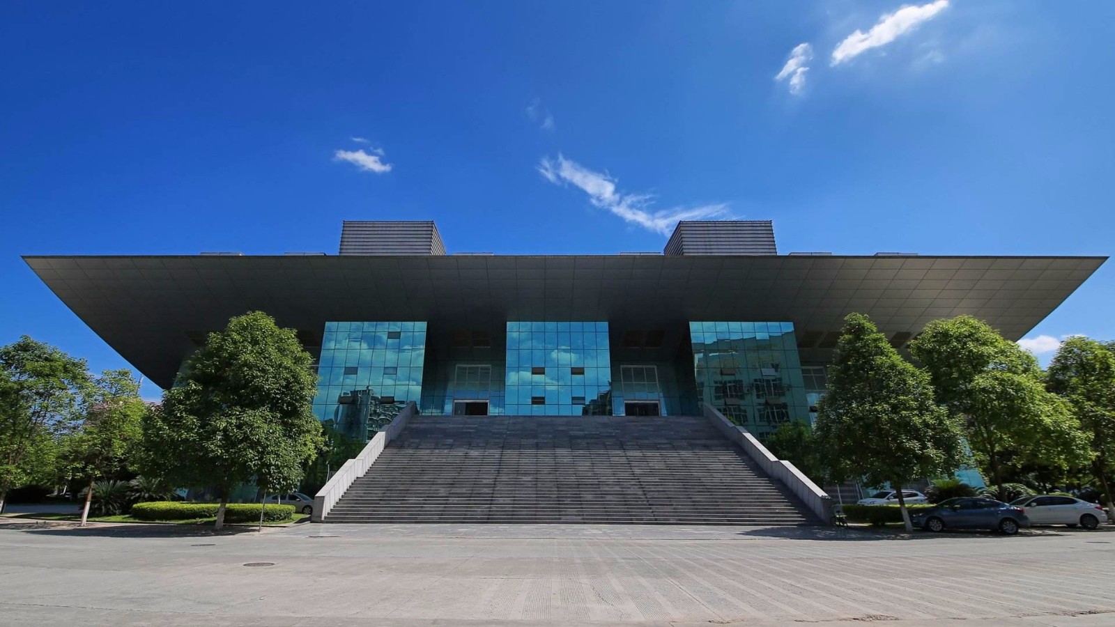 2024年西华师范大学寝室宿舍条件与学校食堂环境图片