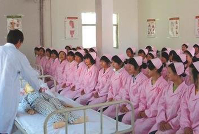 问:成绩不好的女生读贵阳卫生学校,可以读哪个专业