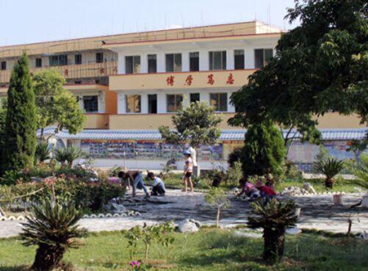 贞丰县职业学校2020年招生简章