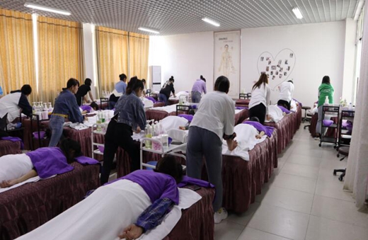 2020年普定县中等职业学校有哪些招生专业