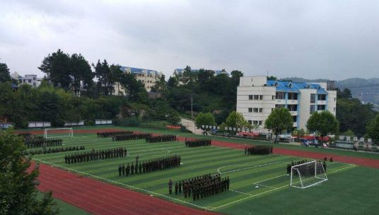 贵州省龙里中等职业学校学校简介