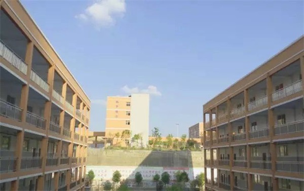 遵义市职业技术学校学校简介 遵义市职业技术学校学校简介