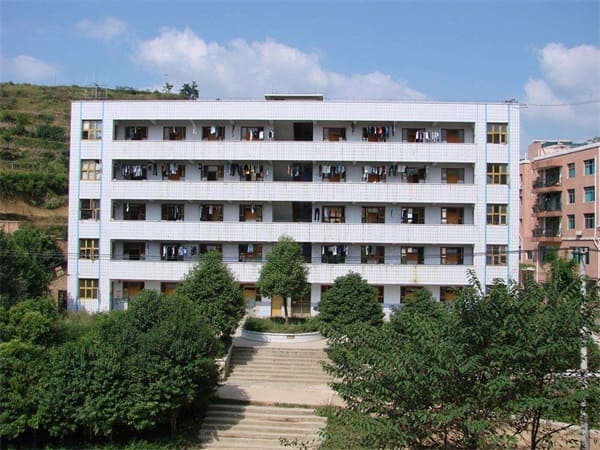 麻江县中等职业学校学校简介