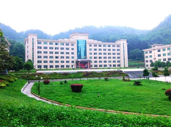 贵州科技学校学校简介