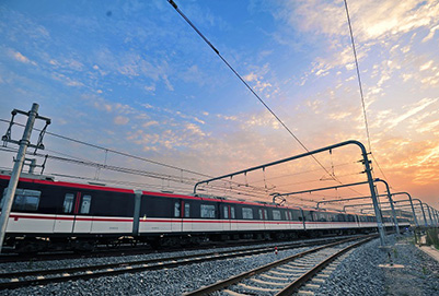 2019年成都铁路工程学校对于男高铁乘务员有什么要求