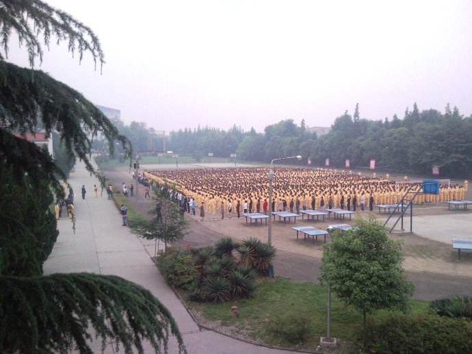 2019年四川长虹职业技术学校招生办联系电话