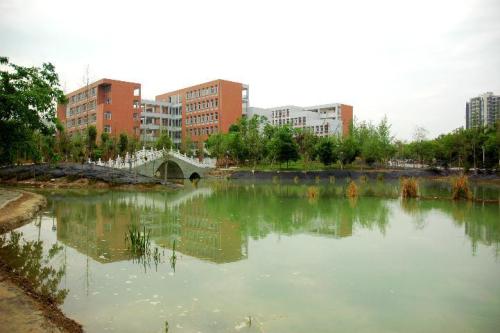 2019年四川省绵竹市职业中专学校招生办联系电话