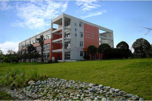 2019年成都铁路卫生学校招生简章