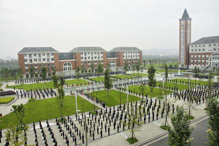 2019年成都市工业职业技术学校招生对象及招生条件