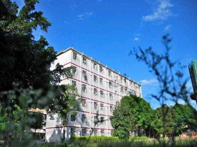   重庆市渝中区职业教育中心简介