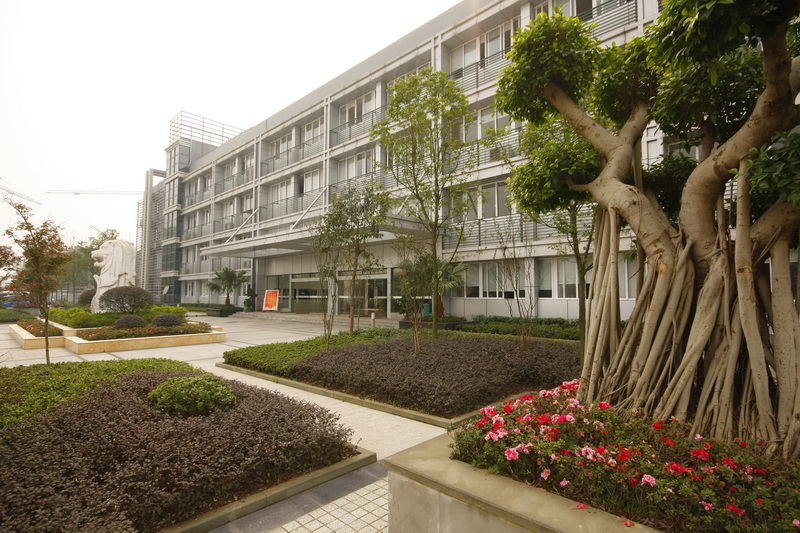 重庆市公共交通技工学校学费、大概收费是多少