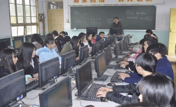 重庆市綦江职业技术学校教学环境