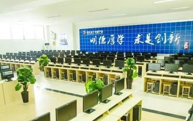 重庆市新华技工学校环境