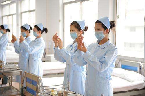 在重庆怎么样选择一所好的卫生学校