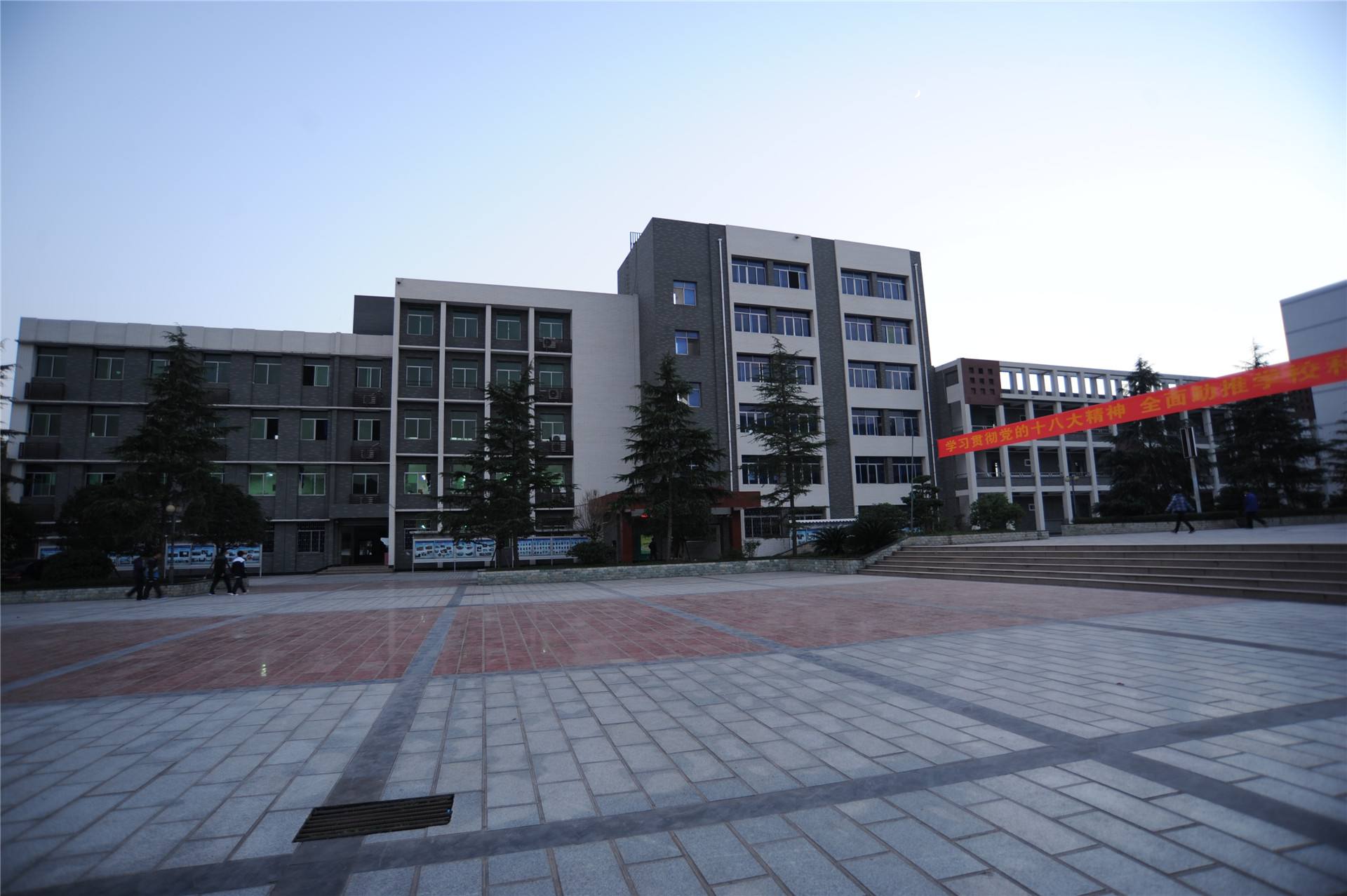 重庆市九龙坡职业教育中心2019年招生专业
