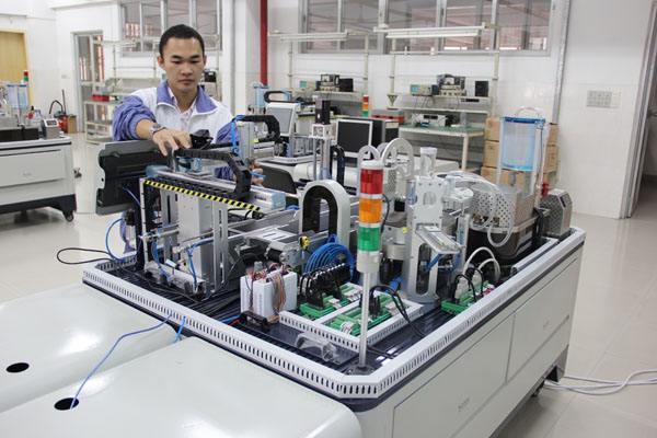 重庆市轻工业学校机电设备维修与管理专业介绍
