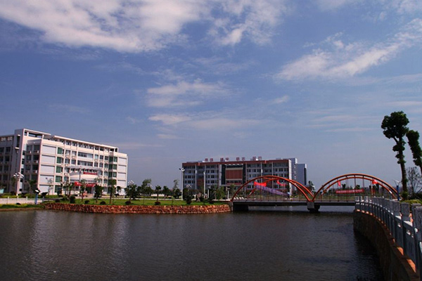 2019年重庆市第二交通技工学校是公办学校吗？