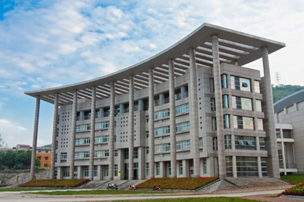 2019年重庆市工贸高级技工学校报名地址在哪里呢？