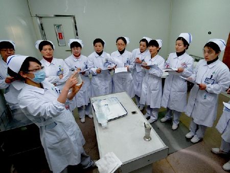 重庆五年制大专卫校高级护理专业前景如何