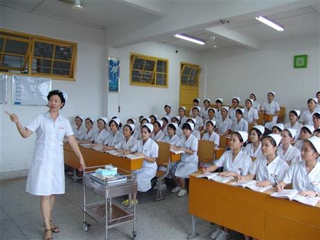 重庆有适合初中生读的比较好的卫校吗