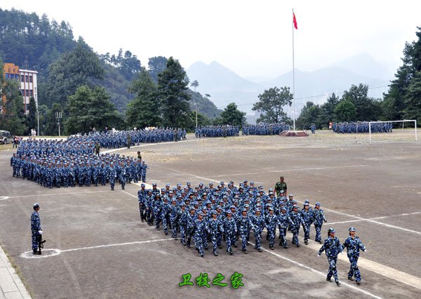 学生军训